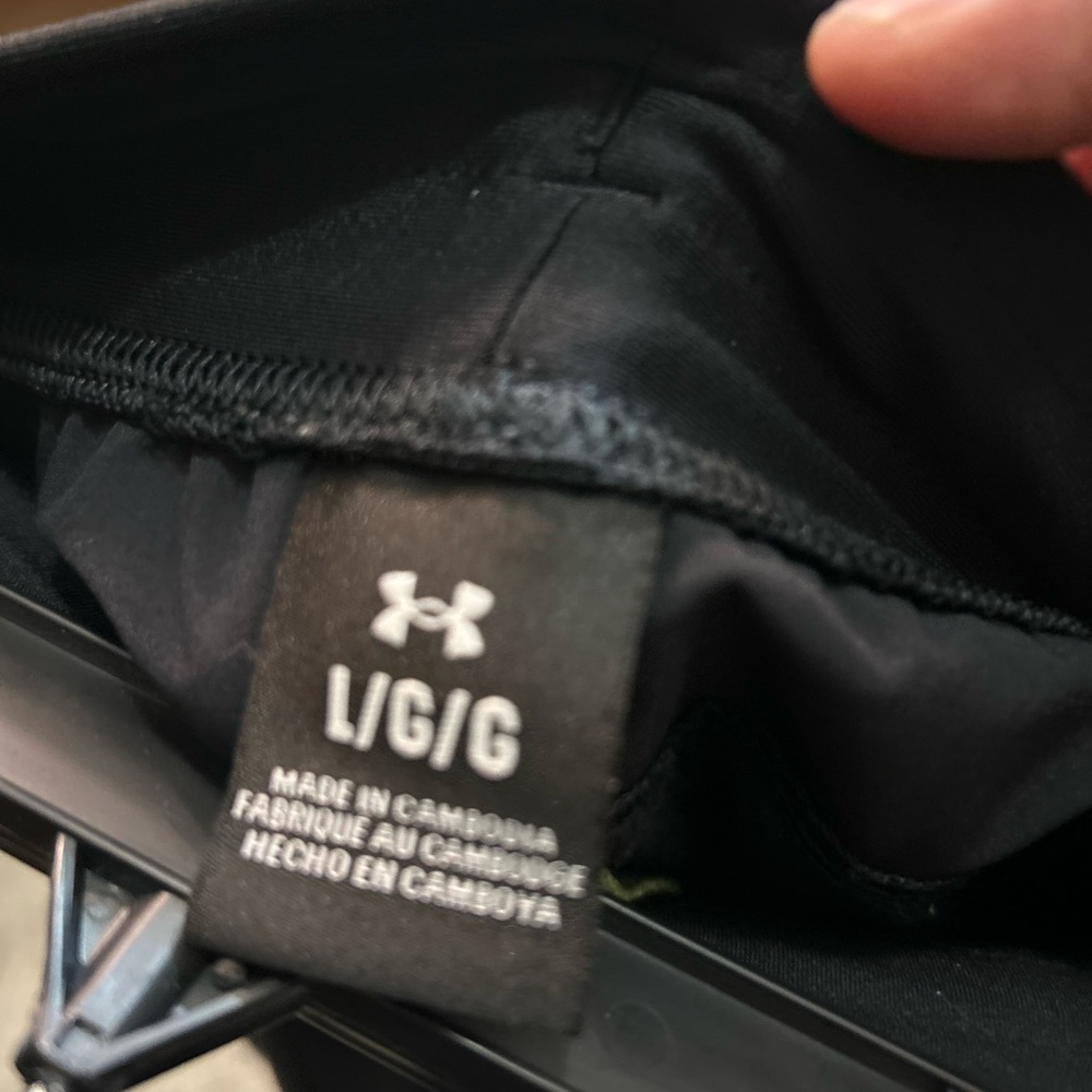 Under Armour Black Tracksuit Set with Graphic Accents - Picture 10 of 10